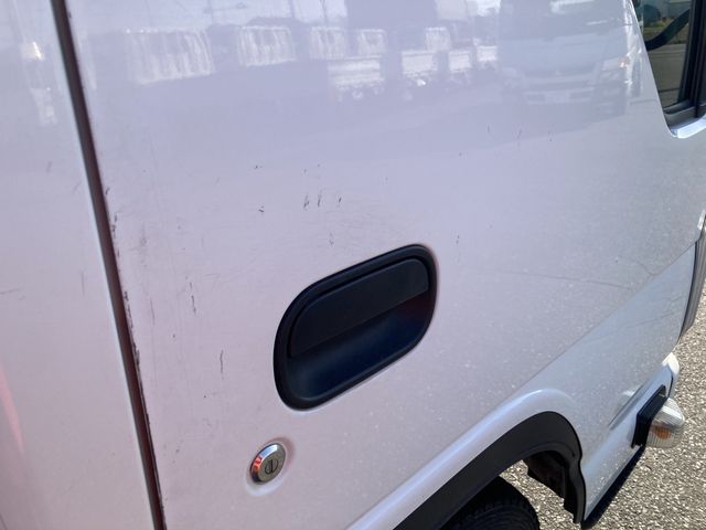 ISUZU ELF 2014 Image 31