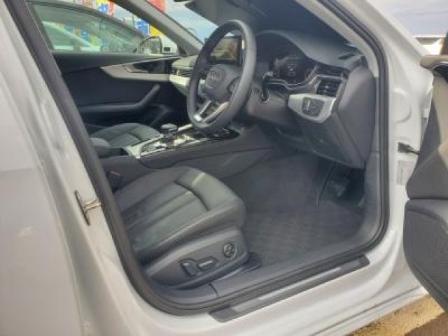 AUDI A4 AVANT 2023 Image 31