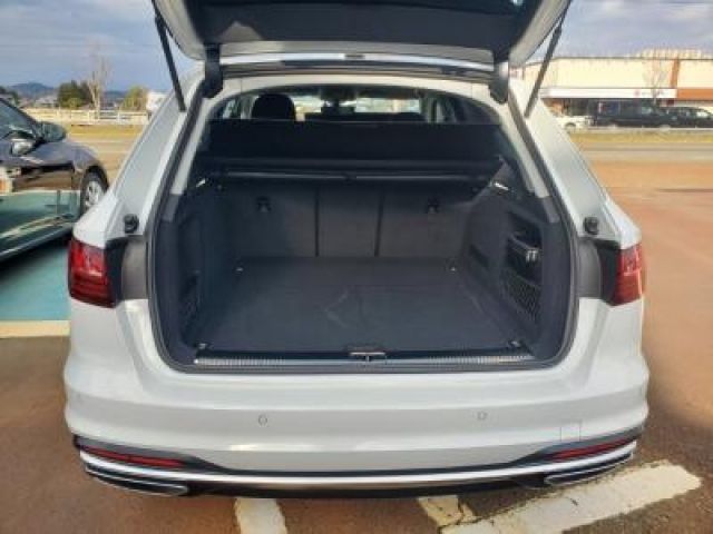 AUDI A4 AVANT 2023 Image 31