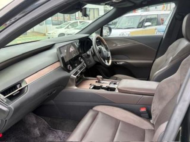 TOYOTA LEXUS RX450H+ 2024 Image 31
