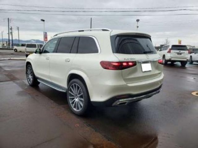 MERCEDES BENZ GLS CL 2024 Image 31