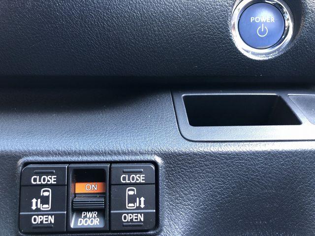 TOYOTA SIENTA HYBRID 2015 Image 31