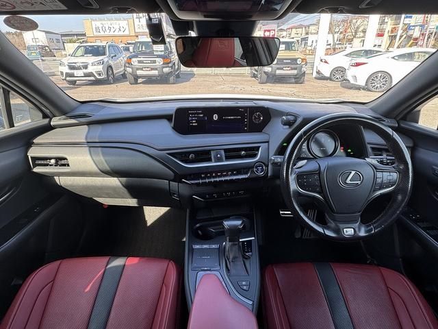 TOYOTA LEXUS UX250H 2019 Image 31