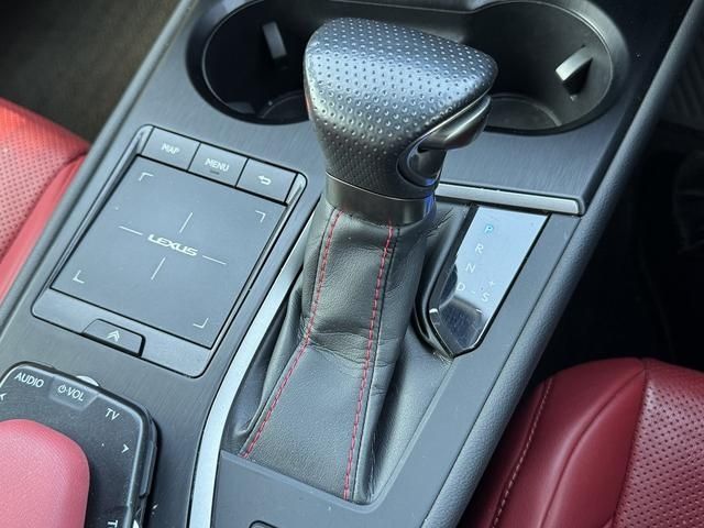 TOYOTA LEXUS UX250H 2019 Image 31