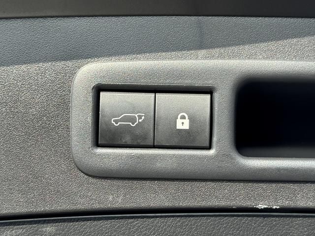 TOYOTA LEXUS UX250H 2019 Image 31