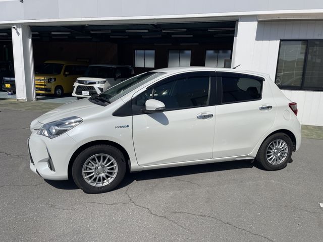 TOYOTA VITZ HYBRID 2019 Image 31
