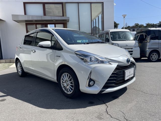 TOYOTA VITZ HYBRID 2019 Image 31