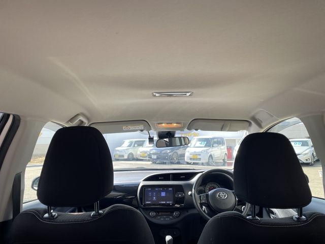 TOYOTA VITZ HYBRID 2019 Image 31