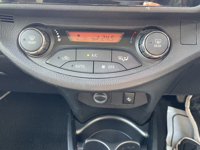 TOYOTA VITZ HYBRID 2019 Image 31