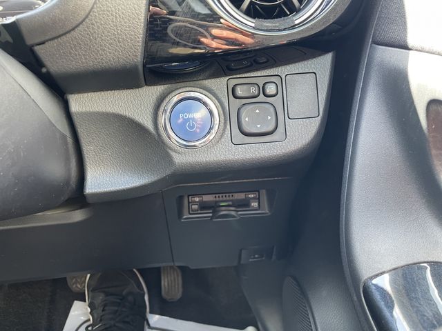 TOYOTA VITZ HYBRID 2019 Image 31