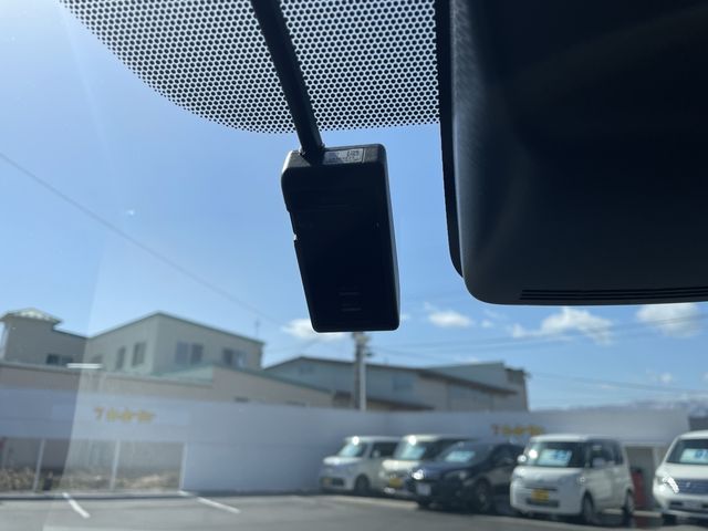 TOYOTA VITZ HYBRID 2019 Image 31