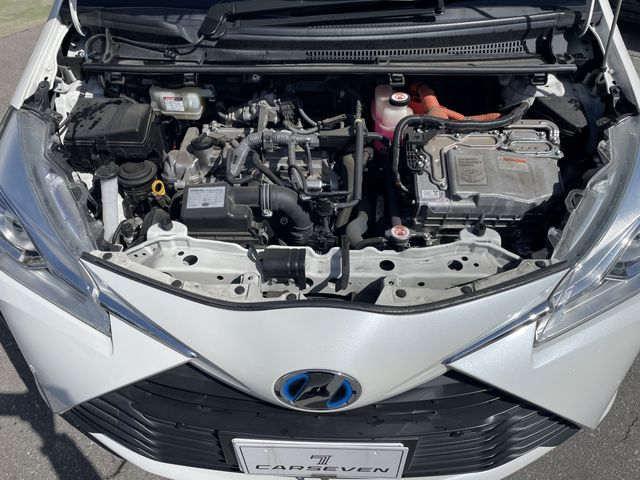 TOYOTA VITZ HYBRID 2019 Image 31