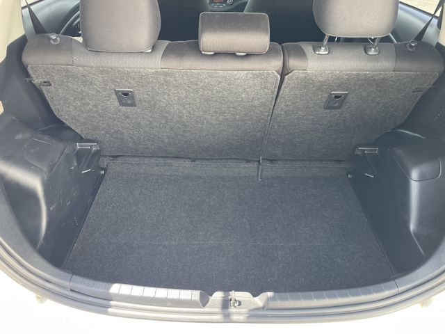 TOYOTA VITZ HYBRID 2019 Image 31