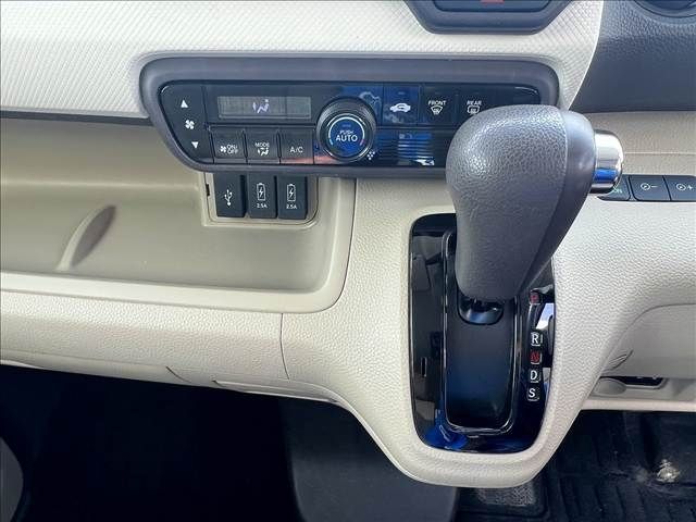 HONDA N BOX 2019 Image 31