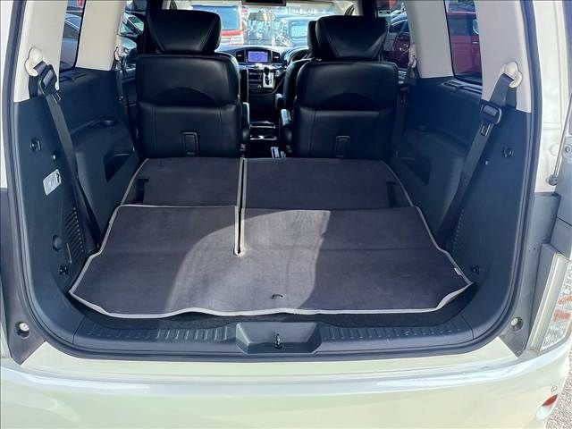 NISSAN ELGRAND 2012 Image 31