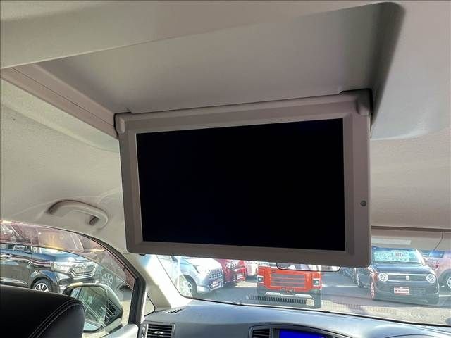 NISSAN ELGRAND 2012 Image 31