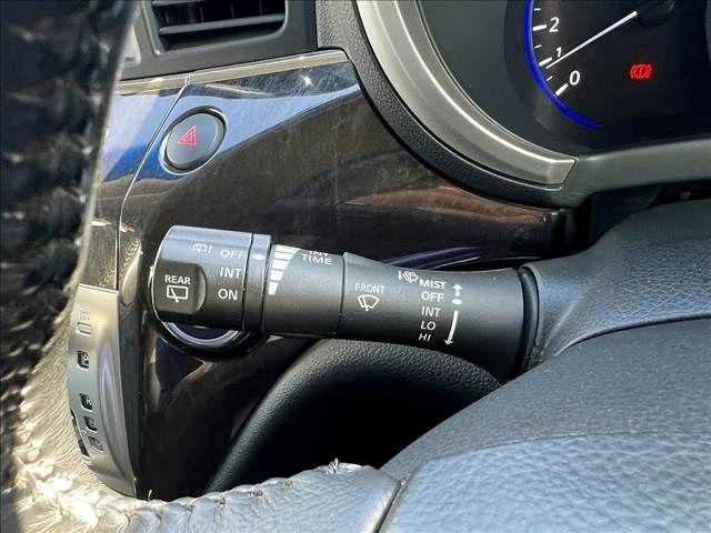 NISSAN ELGRAND 2012 Image 31