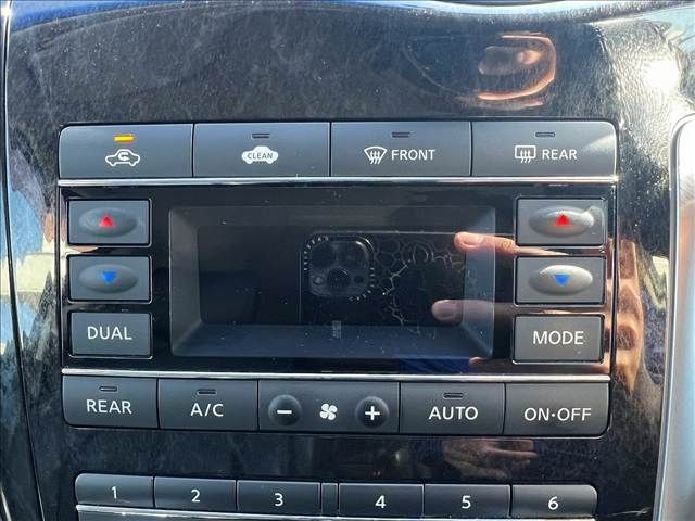 NISSAN ELGRAND 2012 Image 31