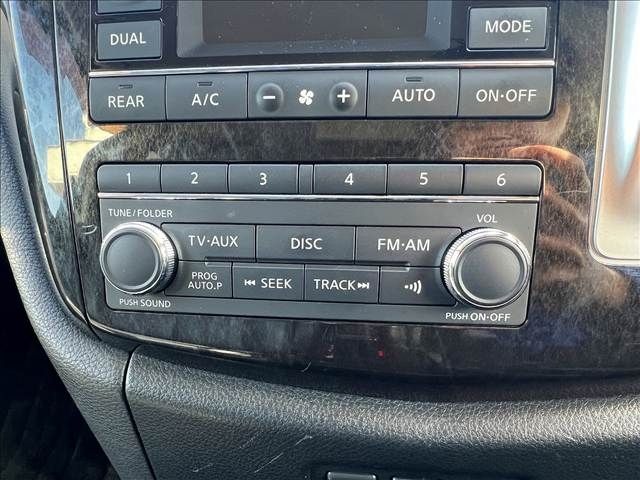 NISSAN ELGRAND 2012 Image 31