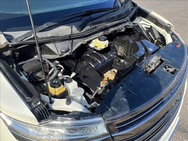 NISSAN ELGRAND 2012 Image 31