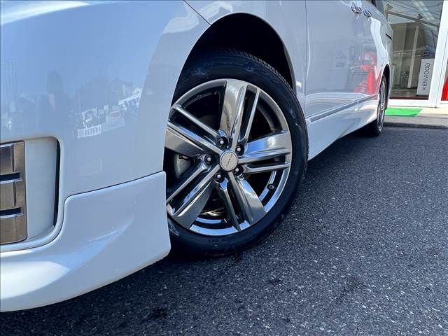 NISSAN ELGRAND 2012 Image 31