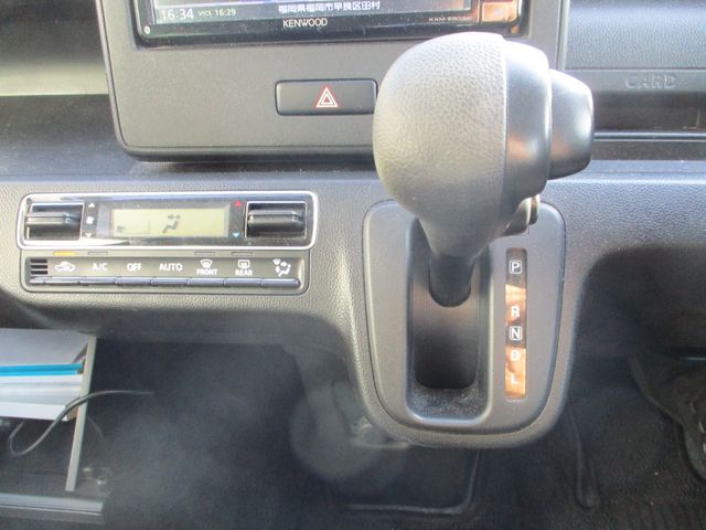 SUZUKI WAGON R 2018 Image 31