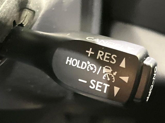 TOYOTA C-HR 2018 Image 31