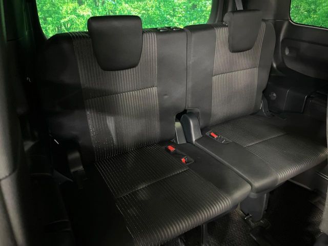 TOYOTA VOXY 2018 Image 31