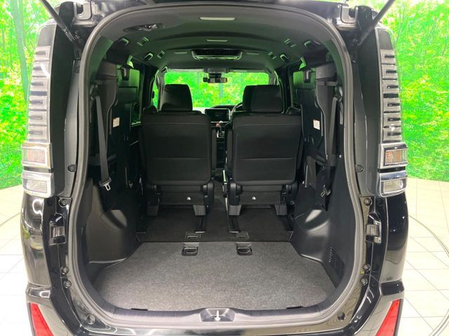 TOYOTA VOXY 2018 Image 31