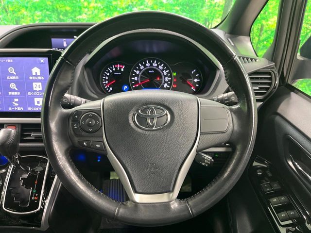 TOYOTA VOXY 2018 Image 31