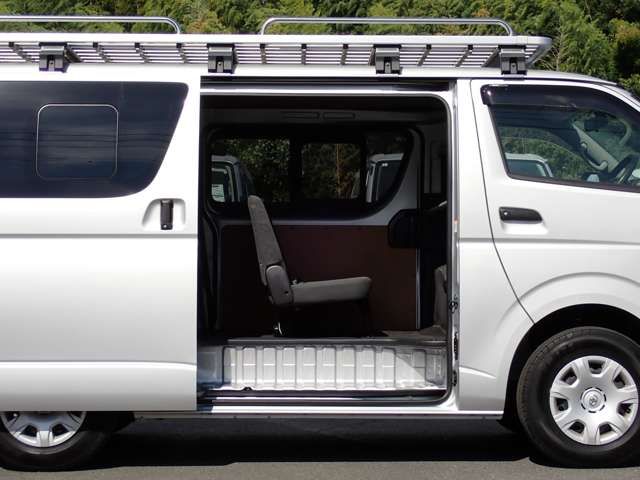 TOYOTA HIACE VAN 1.25T 2WD 2022 Image 31