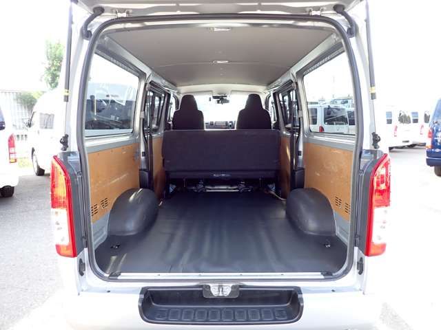 TOYOTA HIACE VAN 1.25T 2WD 2022 Image 31