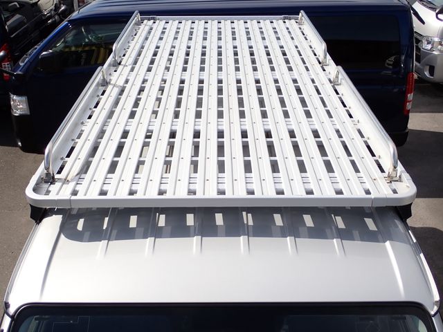 TOYOTA HIACE VAN 1.25T 2WD 2022 Image 31