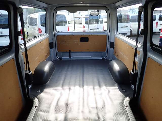 TOYOTA HIACE VAN 1.25T 2WD 2022 Image 31