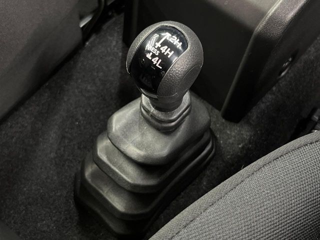 SUZUKI JIMNY NOMADE 2025 Image 31