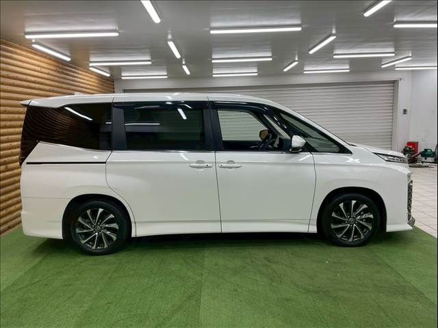 TOYOTA VOXY 2023 Image 31