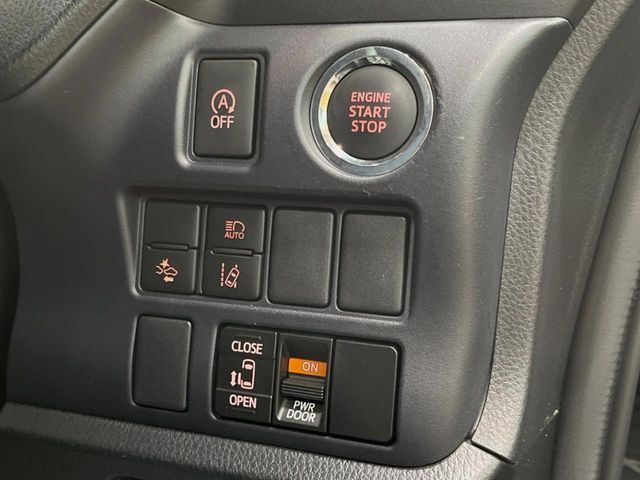 TOYOTA VOXY 2017 Image 31