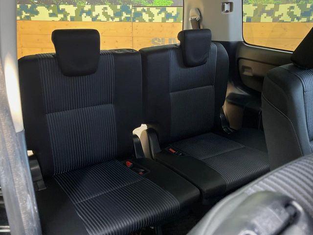 TOYOTA VOXY 2017 Image 31