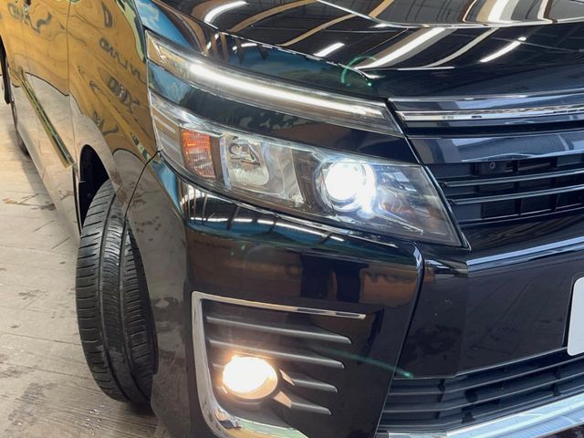 TOYOTA VOXY 2017 Image 31