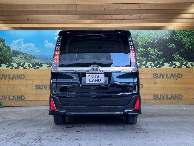 TOYOTA VOXY 2017 Image 31