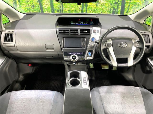 TOYOTA PRIUS ALPHA 2012 Image 31