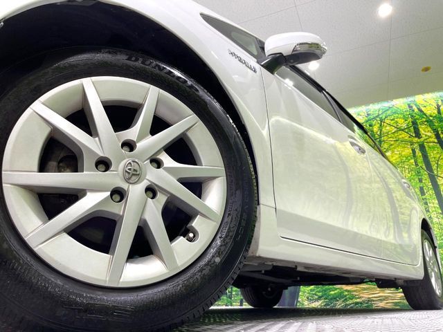 TOYOTA PRIUS ALPHA 2012 Image 31