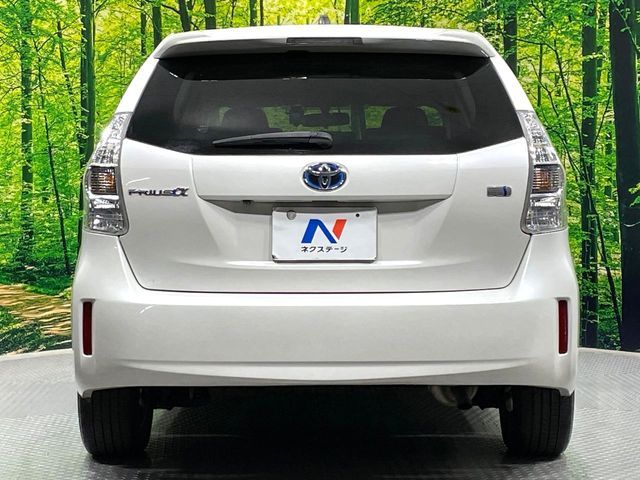 TOYOTA PRIUS ALPHA 2012 Image 31