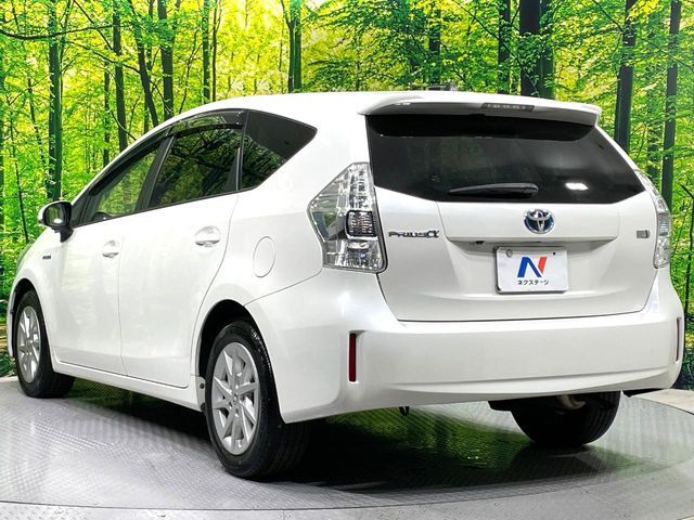TOYOTA PRIUS ALPHA 2012 Image 31