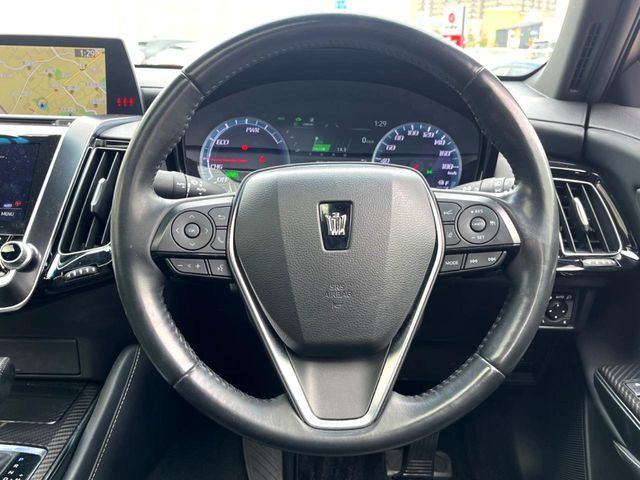 TOYOTA CROWN SEDAN HYBRID 2019 Image 31