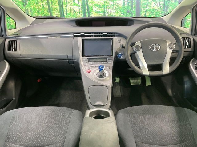 TOYOTA PRIUS 2015 Image 31