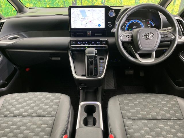 TOYOTA VOXY HYBRID 4WD 2022 Image 31