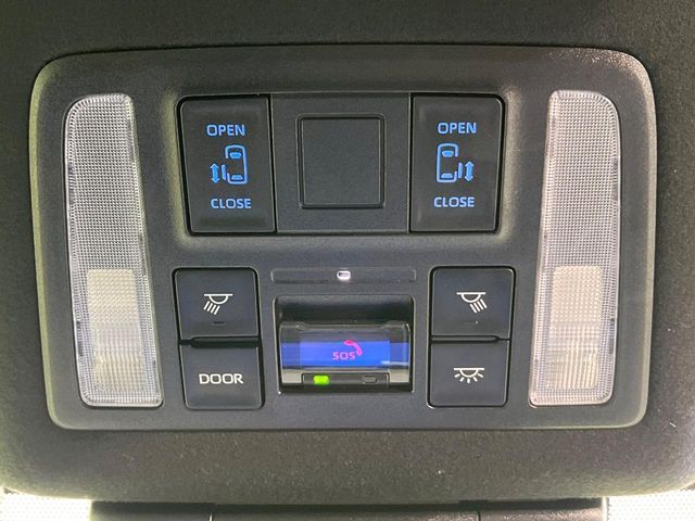 TOYOTA VOXY HYBRID 4WD 2022 Image 31