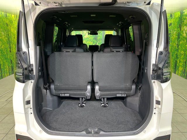 TOYOTA VOXY HYBRID 4WD 2022 Image 31