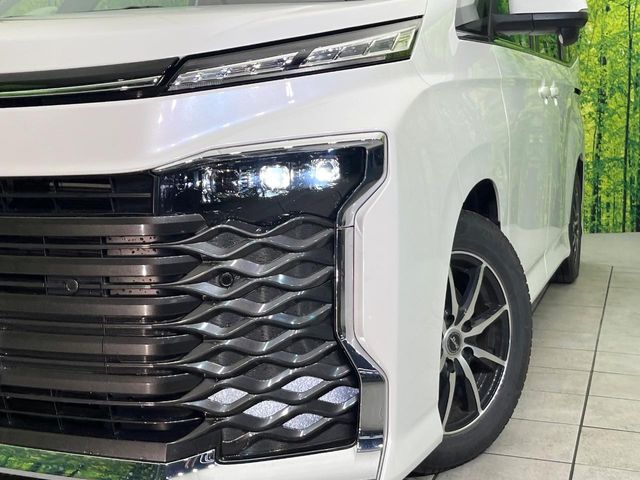 TOYOTA VOXY HYBRID 4WD 2022 Image 31